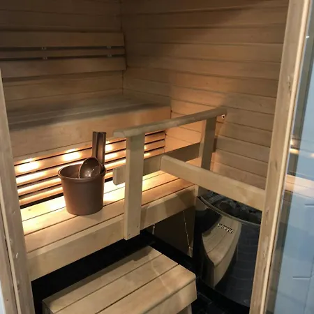 For 3 With Sauna דירה *